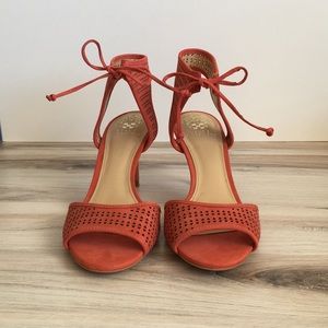🍑NEW VINCE CAMUTO coral leather heels, size 10